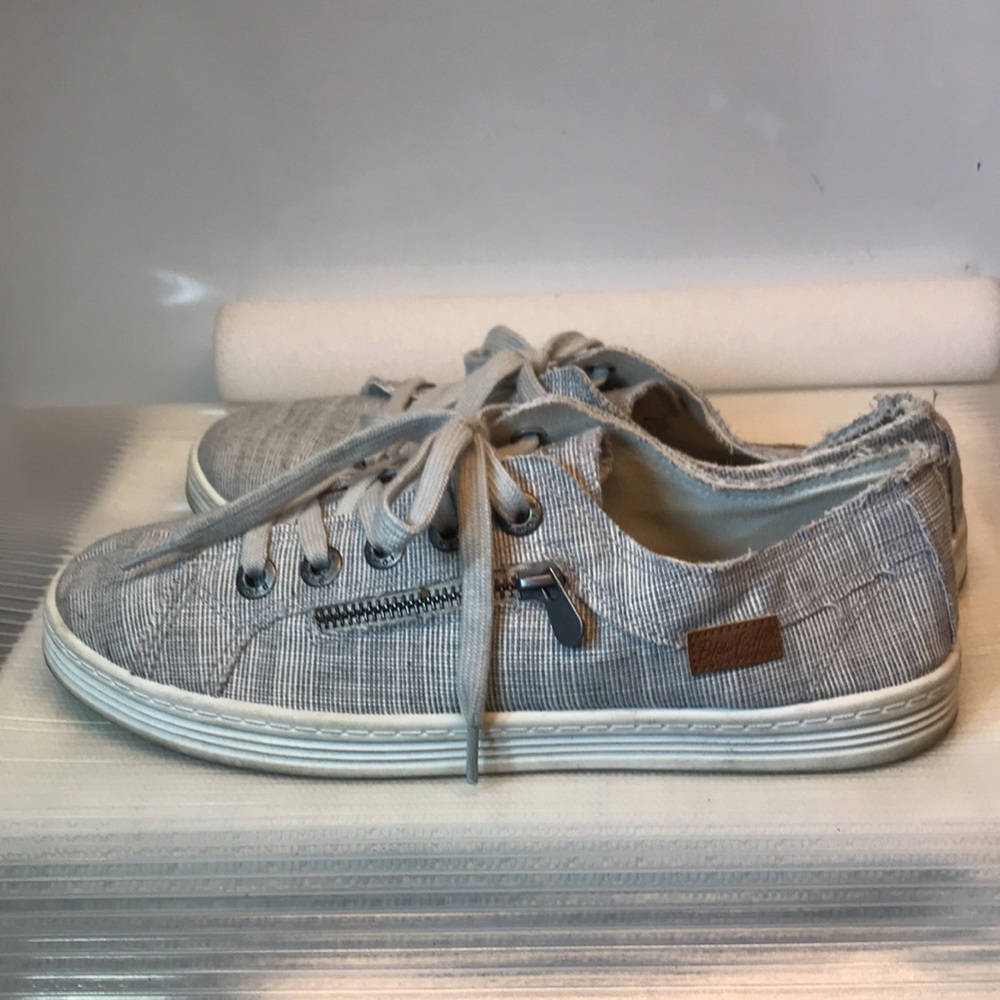 Blowfish Malibu Foxie Distressed Sneakers Size 10M